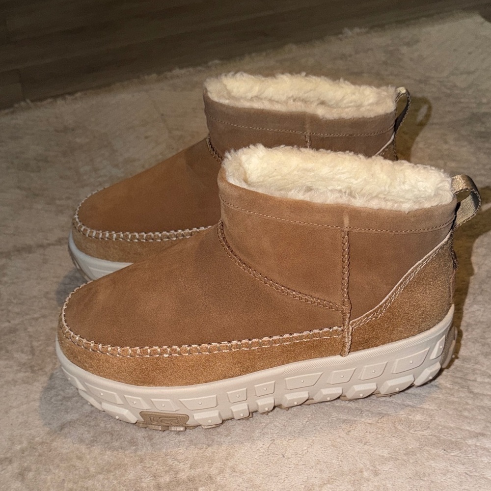 UGG® All-Gender Venture Daze Ultra Mini Boot - Chestnut - Picture 5 of 8